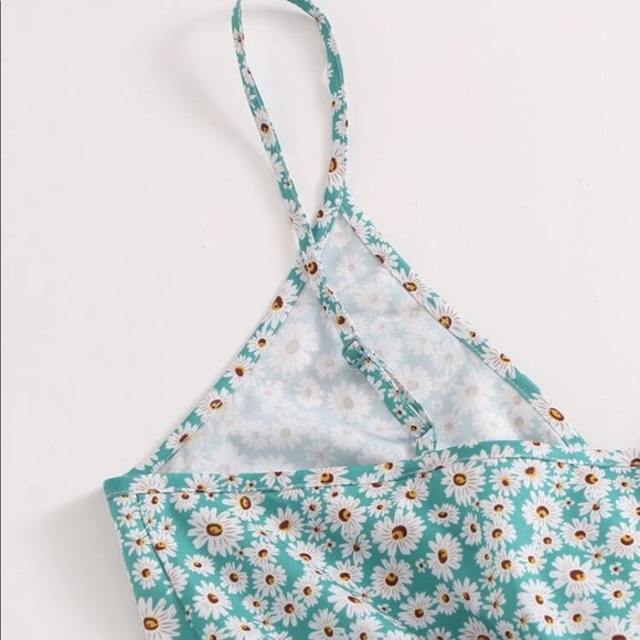 New floral cami Romper - Picture 4 of 6